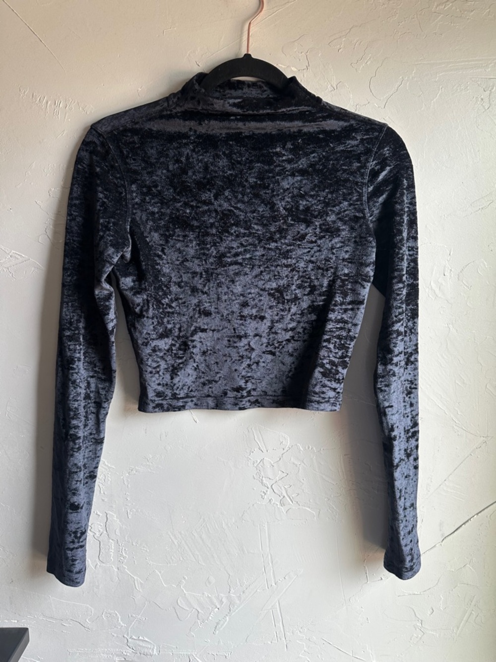 Lululemon Crushed Velvet Cropped Long Sleeve Top Black Balletcore Athleisure‎ 4